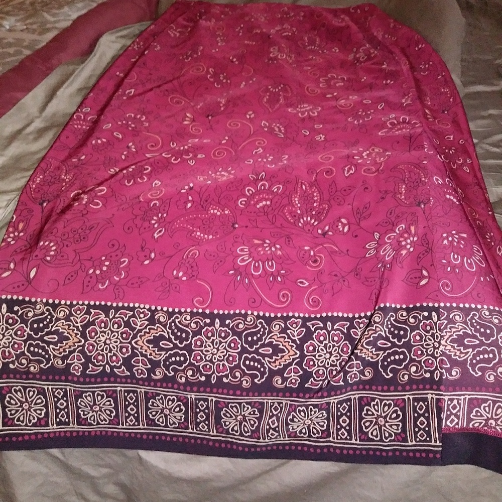 Lady silk Paisley burgundy and black skirt